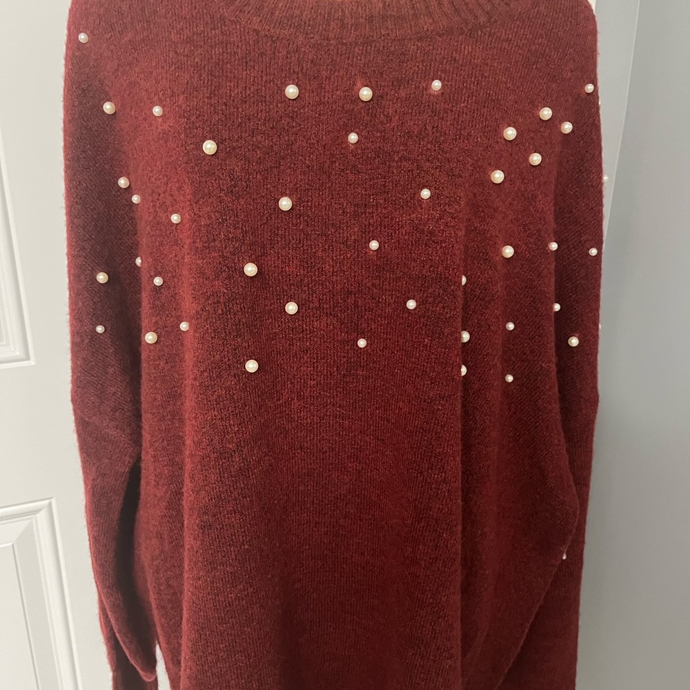 🔥178–NWT Chic Pearl-Studded Sweater - Burgundy